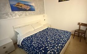 Relax House